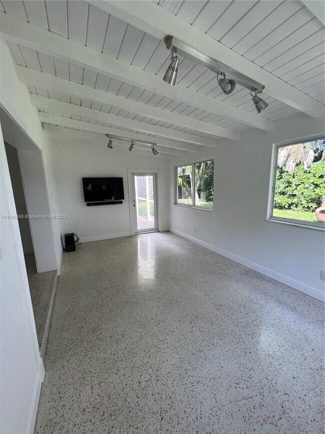 Foto del edificio - 6501 SW 65th St