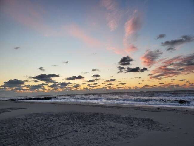 Foto del edificio - 304 Lincoln Blvd