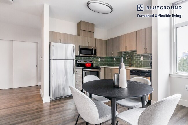 Foto del edificio - 224 Pontius Ave N