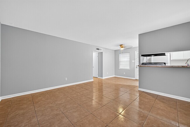 Foto del edificio - 7703 Moonmist Dr