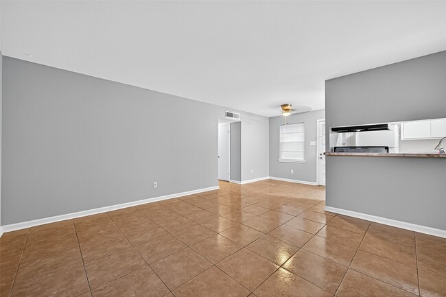 Building Photo - 7703 Moonmist Dr