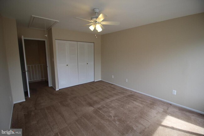 Foto del edificio - 10043 Ridgeline Dr