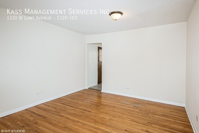 Foto del edificio - Large 2 bed, 2 bath, Heat and Gas Included...
