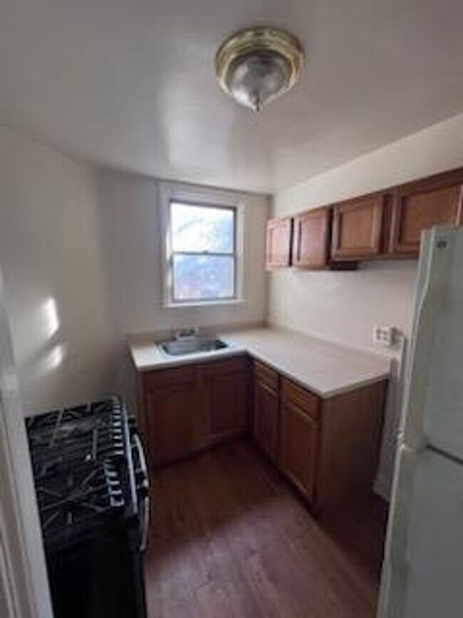 Building Photo - 3615 Everett St