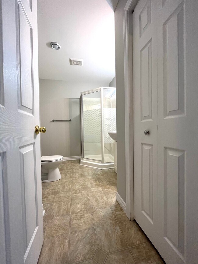 Photo du bâtiment - 7 Stanhope Dr