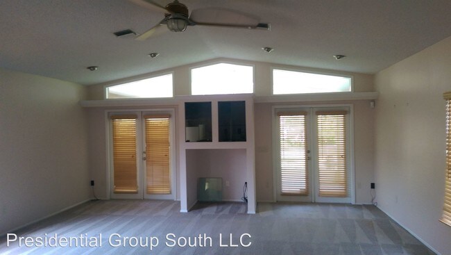 Building Photo - 346 Live Oak Blvd