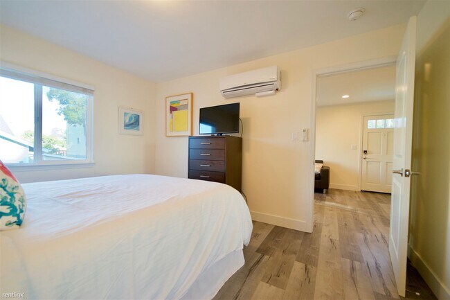 Foto del edificio - 1 br, 1 bath Apartment - 120 Arch St Apt 5