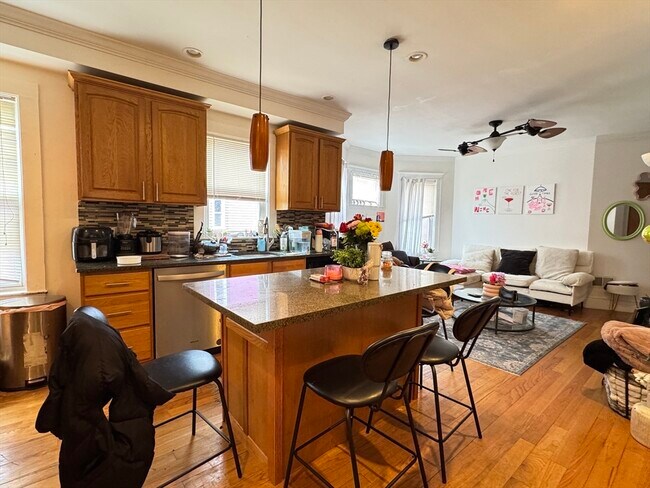 Building Photo - 11 Dawes St