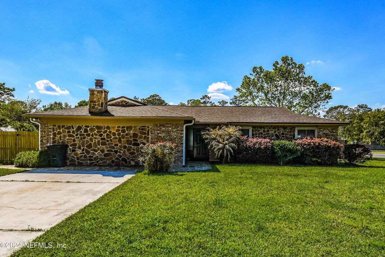 Primary Photo - 171 Spicewood Cir