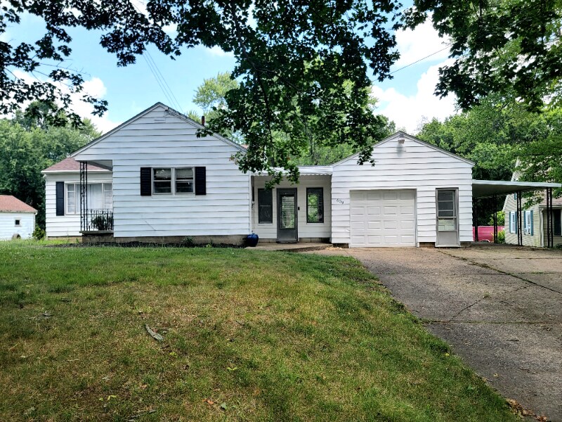 Primary Photo - 609 E State St