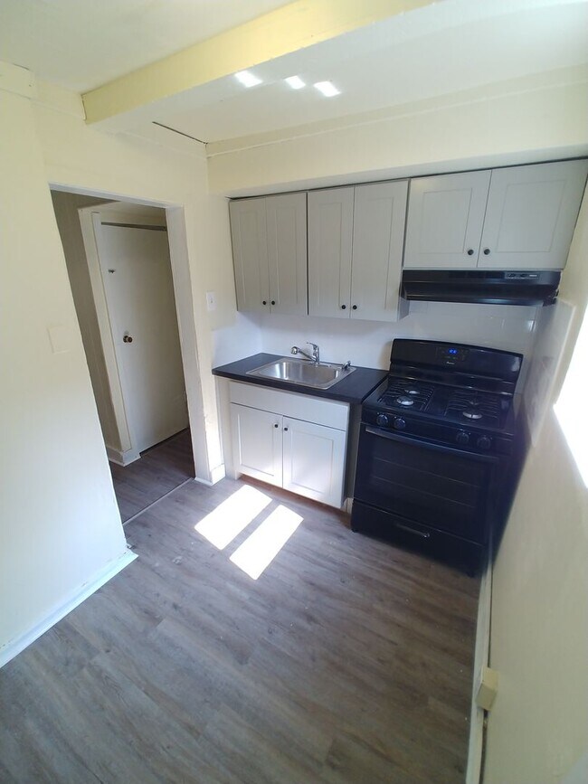 Foto del edificio - Kensington House for rent-Priced to rent f...