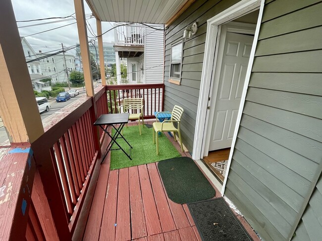 Building Photo - 40 Litchfield St