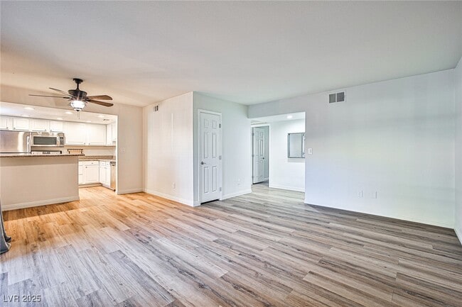 Foto del edificio - 5493 Indian River Dr