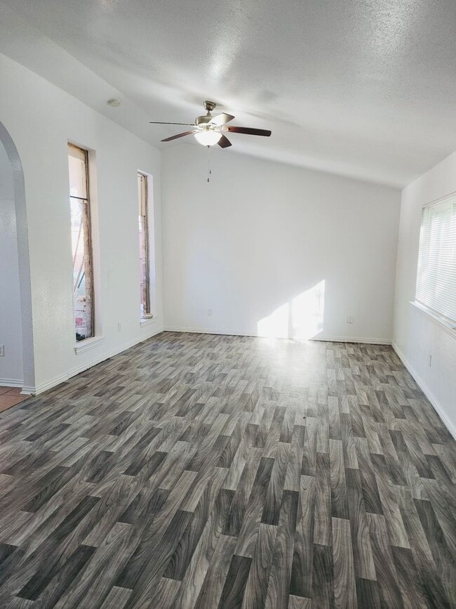 Photo - Beautiful 4-Bedroom Home with Pool in Carr...