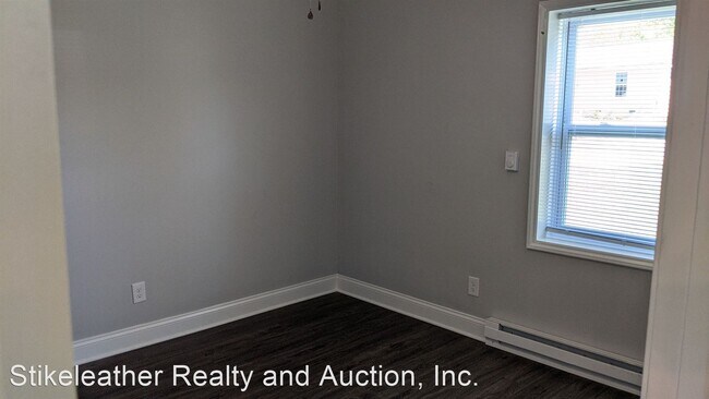 Building Photo - 2 br, 1 bath House - 250 W McNeely Avenue