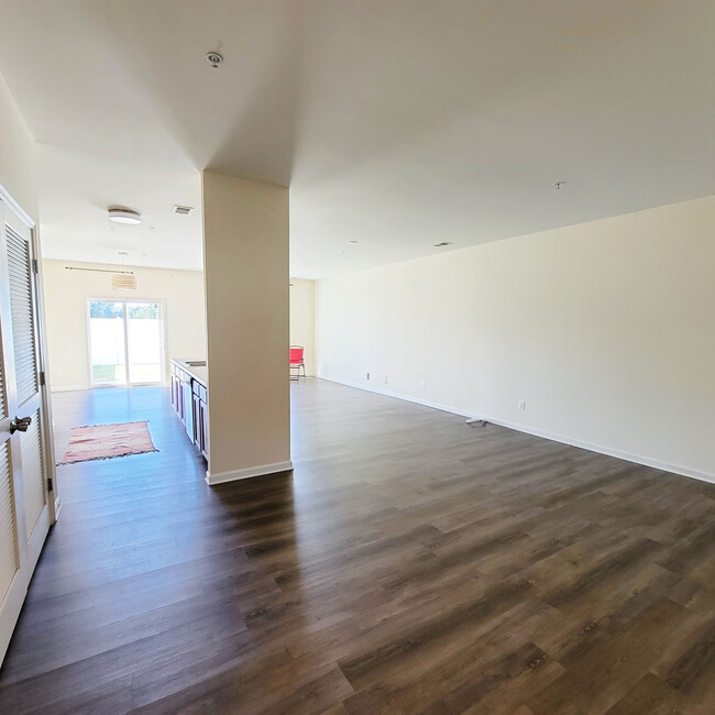 Building Photo - 226 Garrison Way