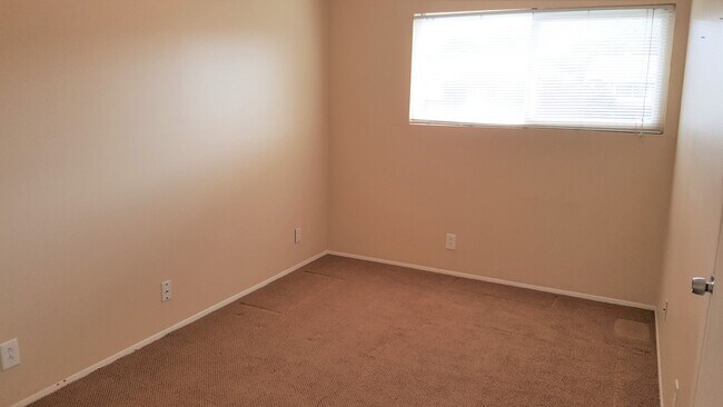 Building Photo - 3 Bedroom House in Laguna Lake Area with F...
