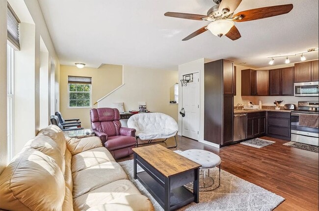 Área de la sala de estar - 8302 Westown Pky