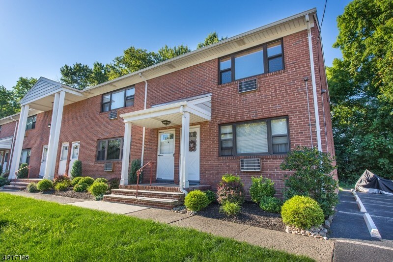 10 Colonial Dr Unit B, Little Falls, NJ 07424 Room for Rent in Little