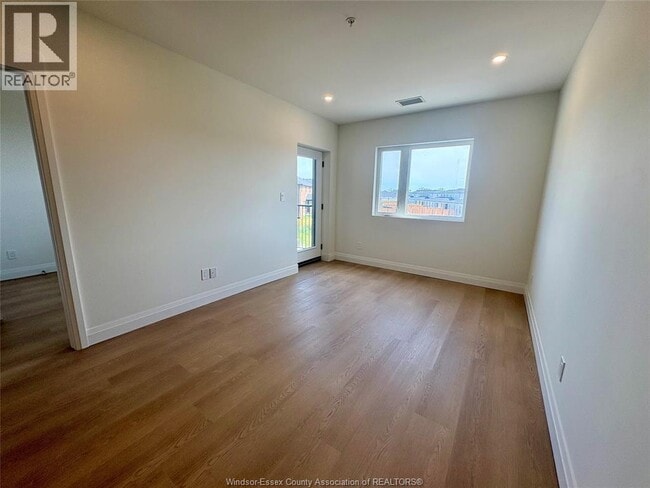 Building Photo - 4400 Laurier Pkwy
