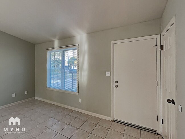 Building Photo - 9062 Homewood Dr