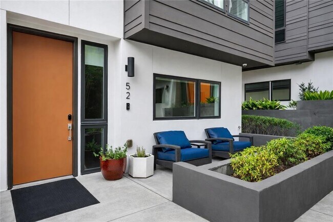 Foto del edificio - 52 Reynolds Square Ln