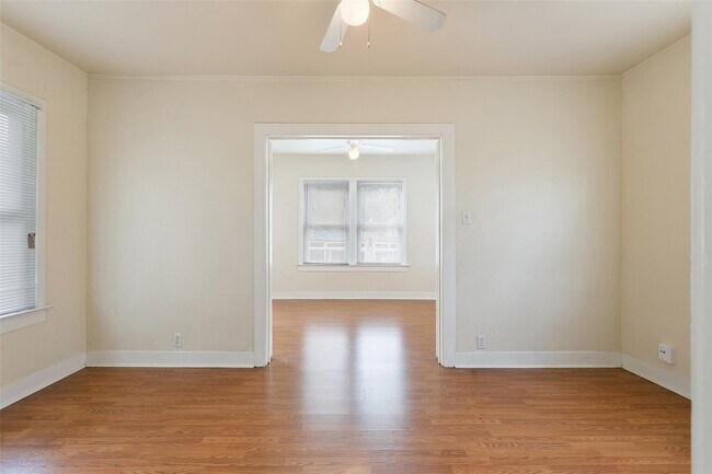 Foto del edificio - 1133 Bayland Ave