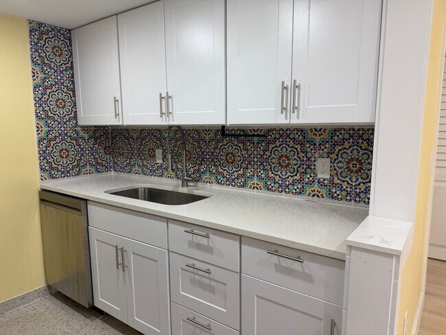 Foto del edificio - Updated Townhouse on the North End of Hilton Head