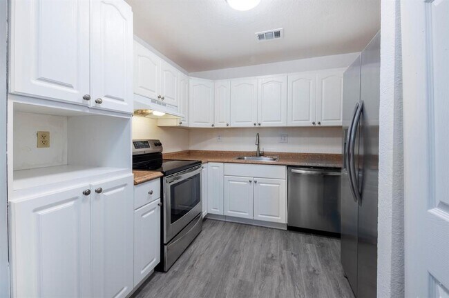 Foto del edificio - 8059 SW 18th Ct
