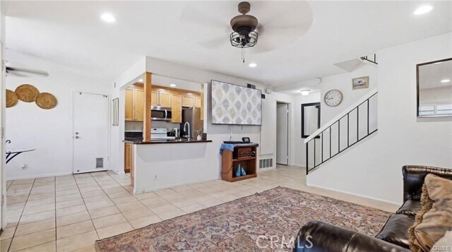 Foto del edificio - 8155 Woodland Dr