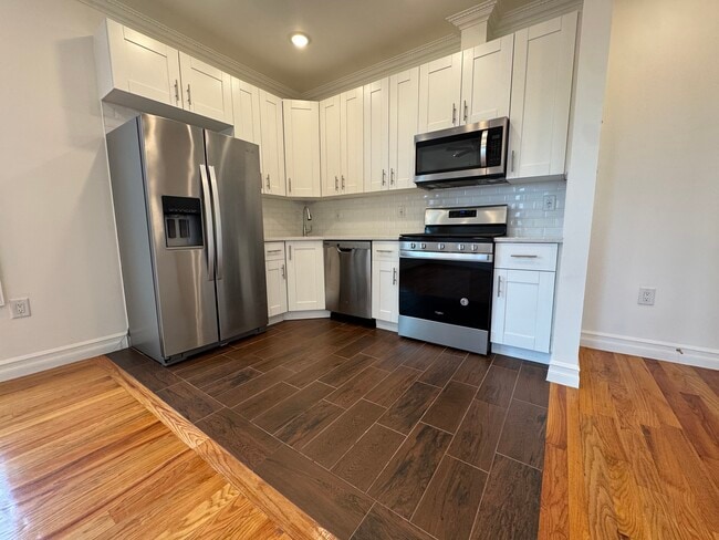 Building Photo - 369 Danforth Ave