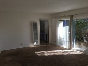 Building Photo - 6653 Pasado Rd