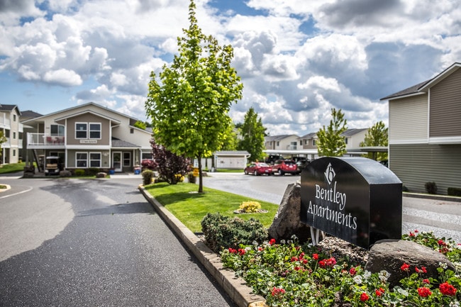 Building Photo - Bentley Apartments