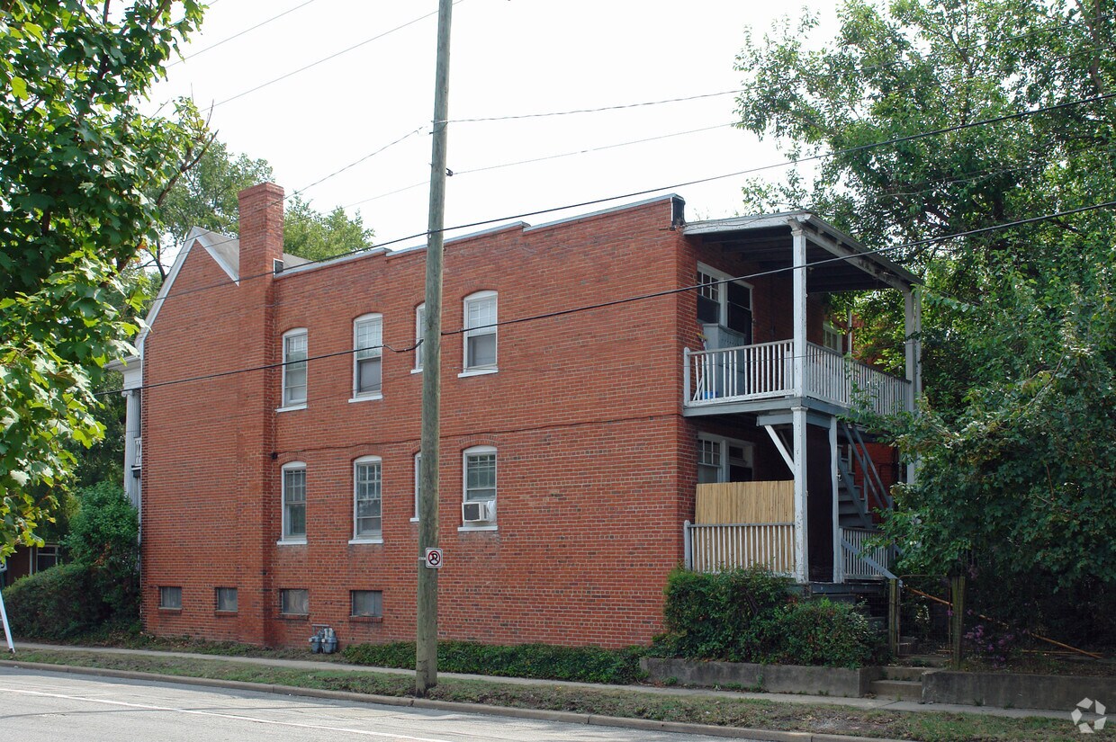 Building Photo - 3553-3555 Grove Ave