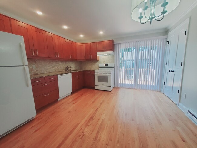 Building Photo - 409 Glenbrook Rd