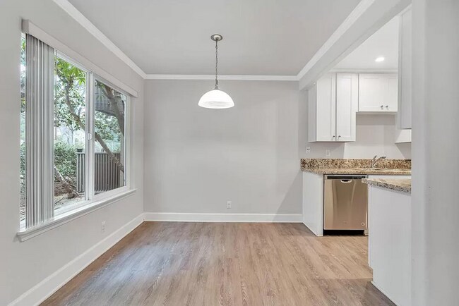 Foto del edificio - 8509 Villa La Jolla Dr