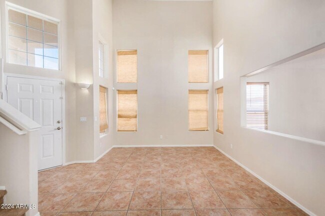 Building Photo - Charming 4 bedroom home in Goodyear!