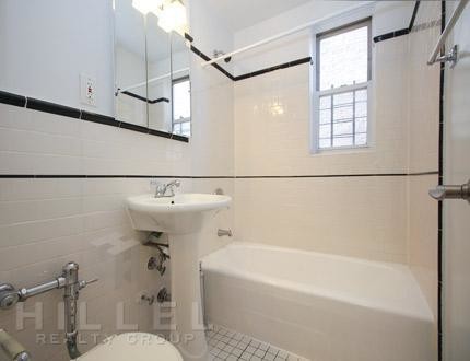 Foto del edificio - 9960 64th Ave