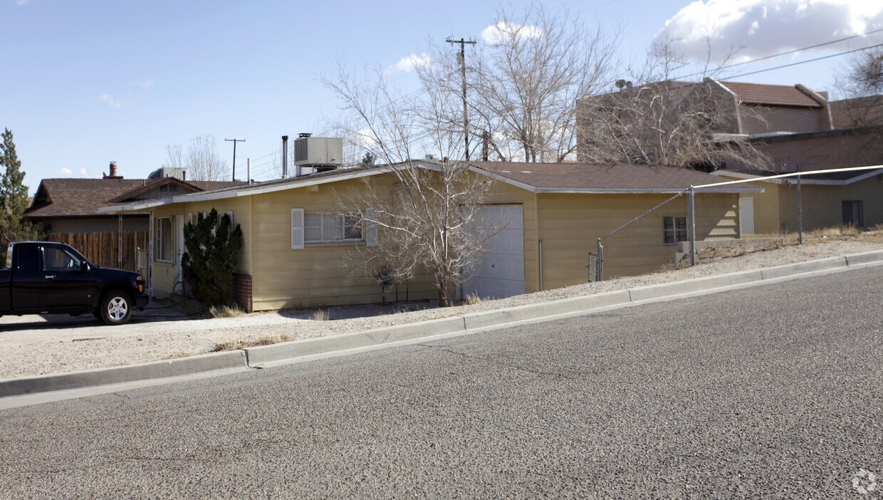 360 W Grace St, Barstow, CA 92311 Apartments in Barstow, CA