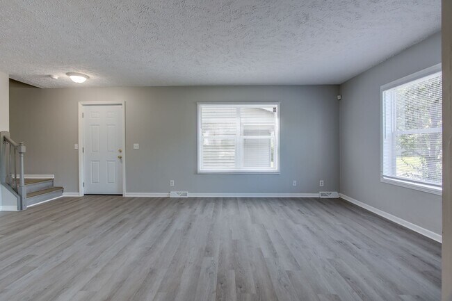 Foto del edificio - For Rent - Four-Bedroom Two-Bathroom Home Available NOW!