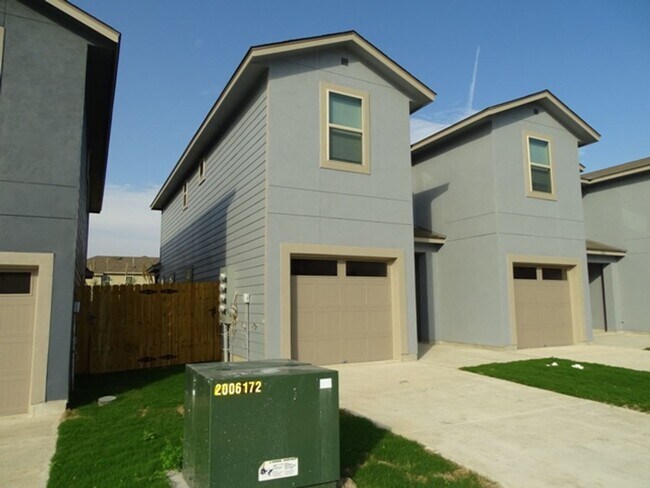 Building Photo - 6407 Luglio Ln