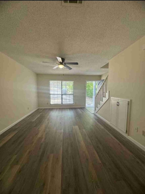 Building Photo - 202 Lakeview Dr
