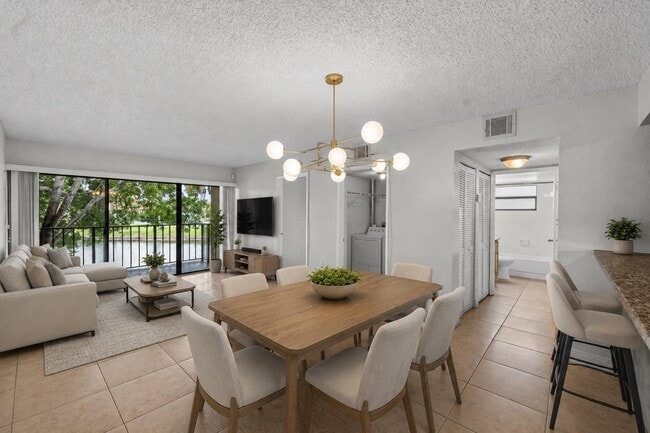 Building Photo - 1543 Lake Crystal Dr