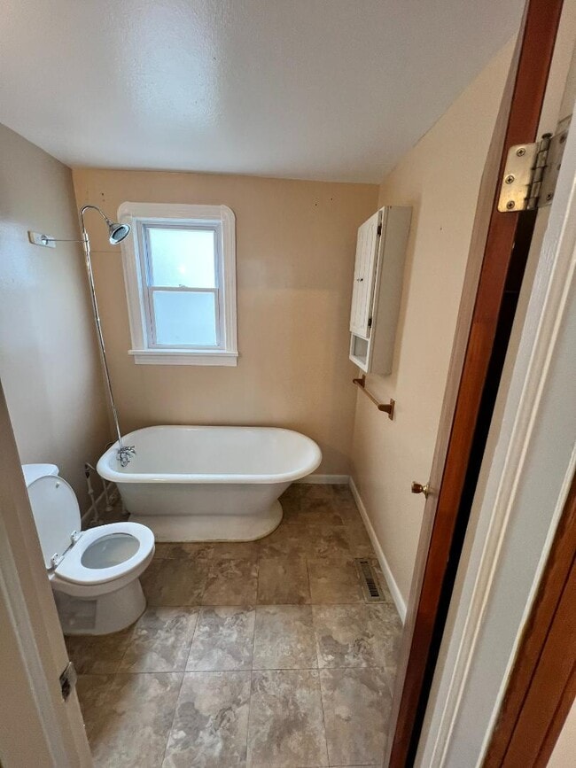 Building Photo - 6800 Fullerton Ave