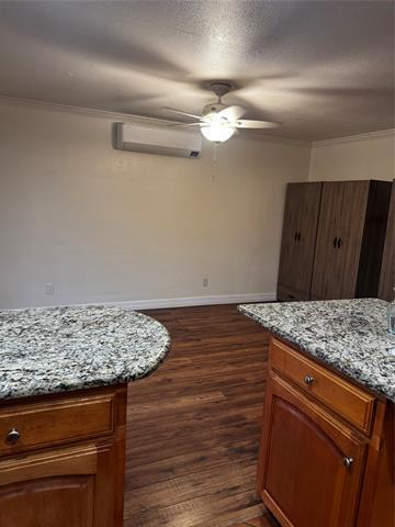 Foto del edificio - 2132 Wheaton Dr