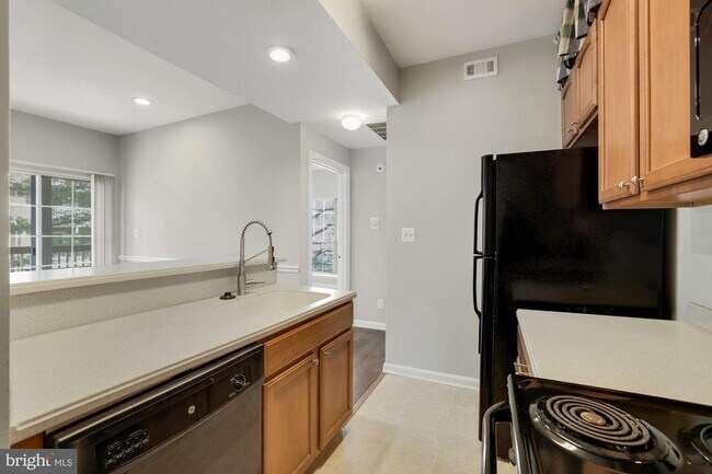 Building Photo - 12156 Penderview Terrace