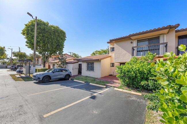 Building Photo - 3809 SW 82nd Ave