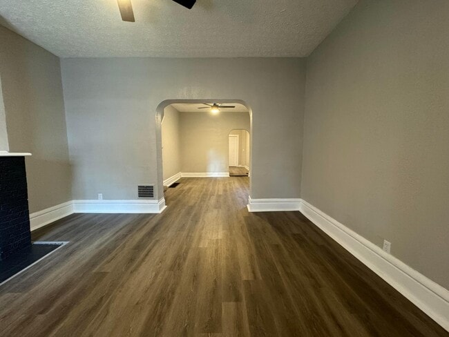 Foto del edificio - 99 Whitethorne Ave