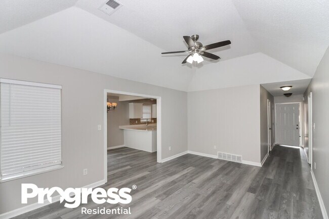 Foto del edificio - 1113 Breezy Valley Dr