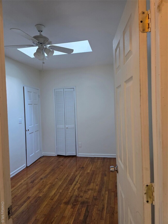 Foto del edificio - 301 Wyona St